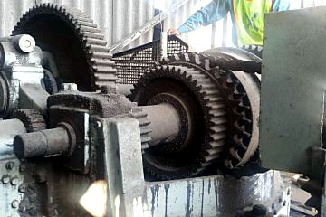 Heavy gear train before overhaul